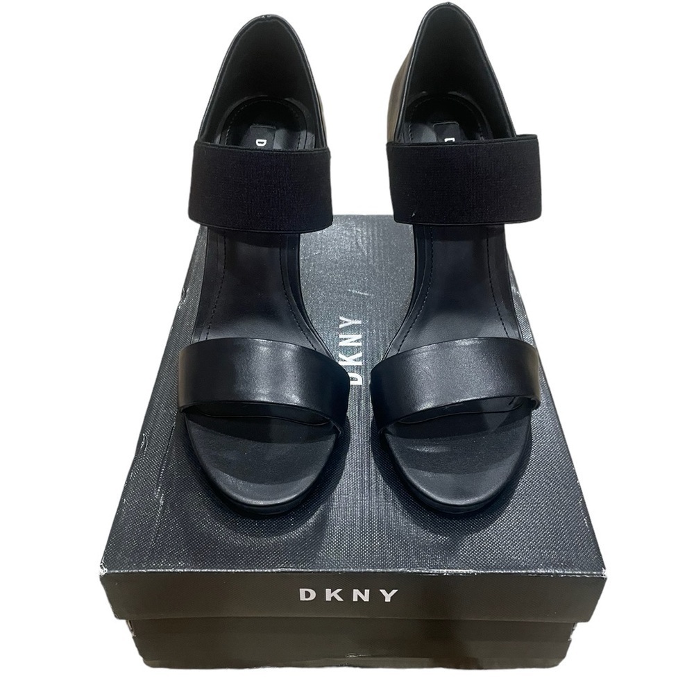 DKNY Iva Sandals in Black - New with Box